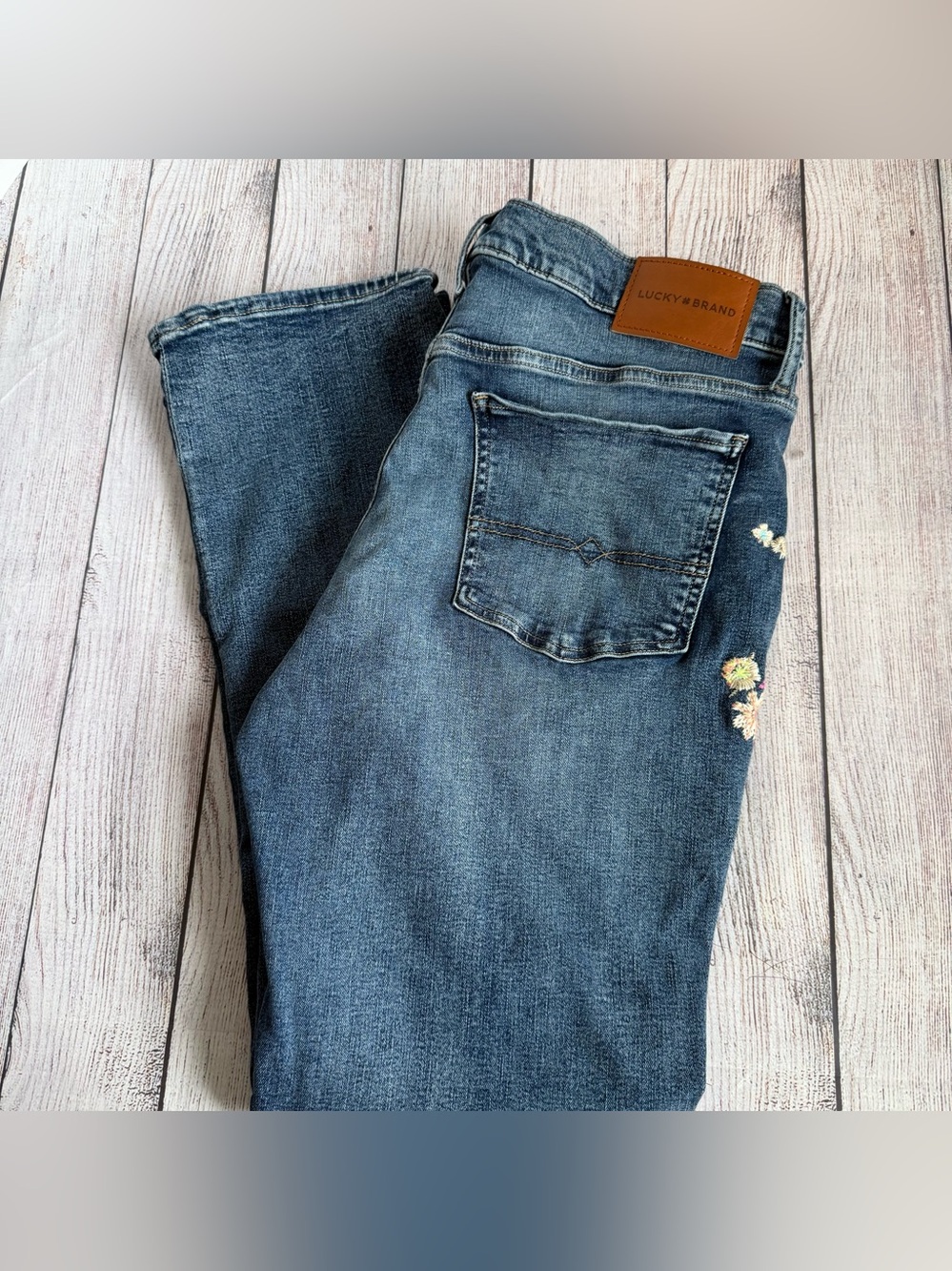 Lucky Brand Sweet Mid Rise Straight Embroidered Jeans 12 Ankle